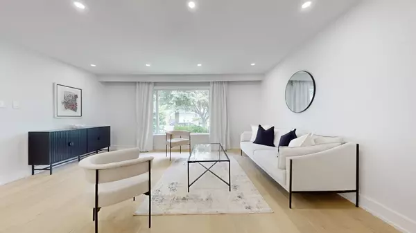 Markham, ON L3T 2Y8,182 bayview fairways DR