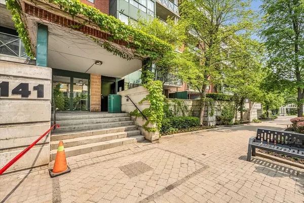 Vaughan, ON L4L 9G6,141 Woodbridge AVE #106