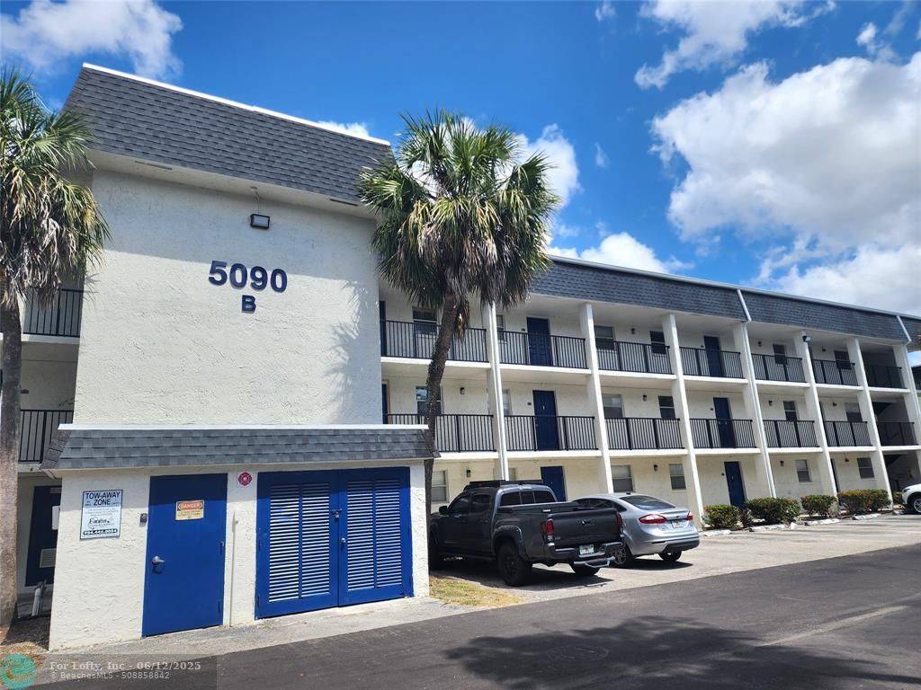 Davie, FL 33314,5090 SW 64th Ave  #204B