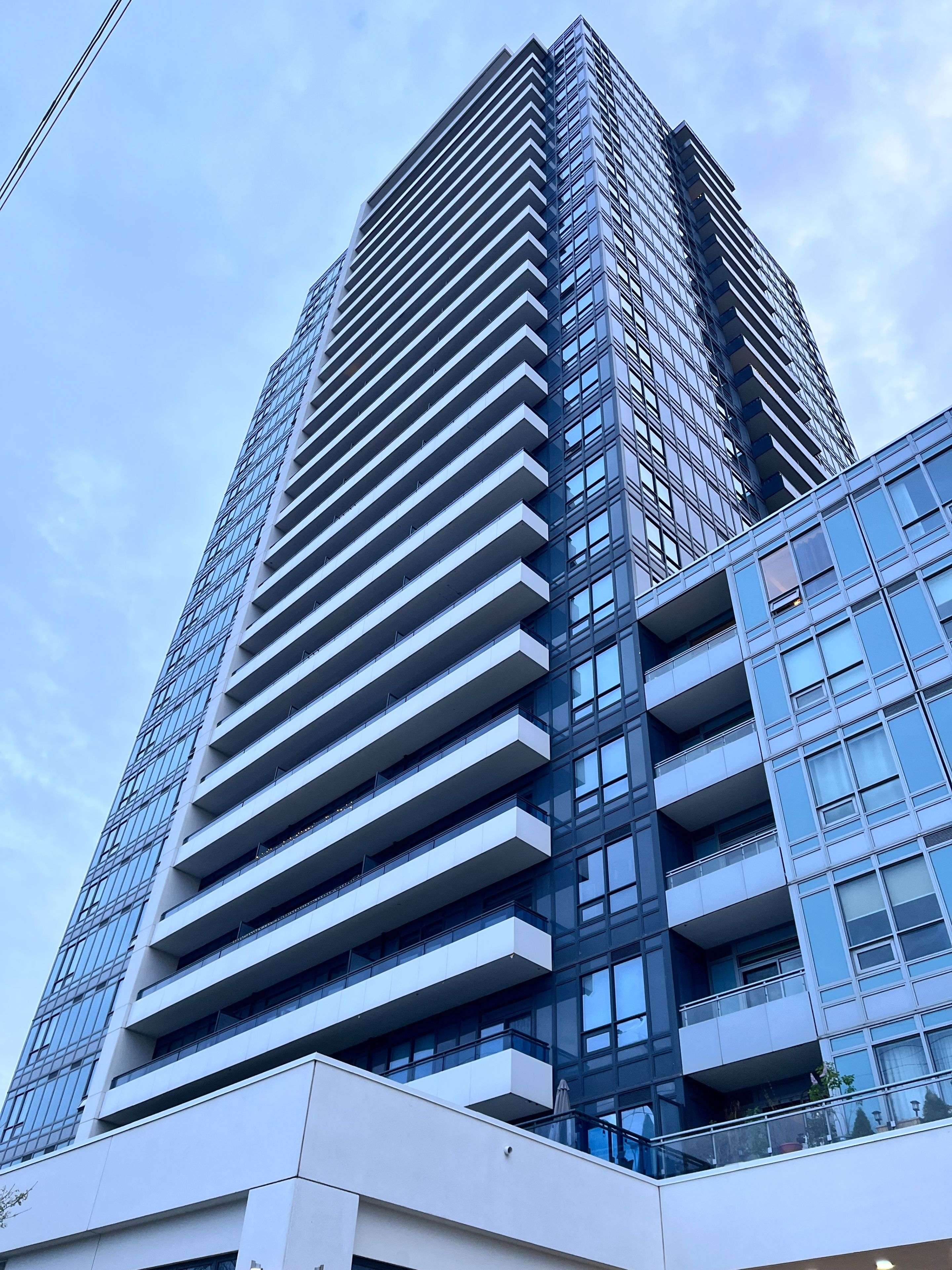 7890 Bathurst ST #212, Vaughan, ON L4J 0G8