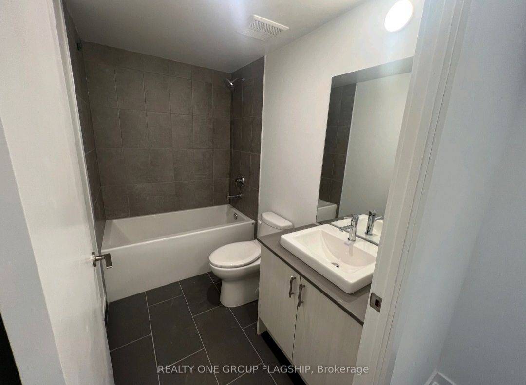 Toronto W08, ON M8Z 0H1,1195 The Queensway AVE #414