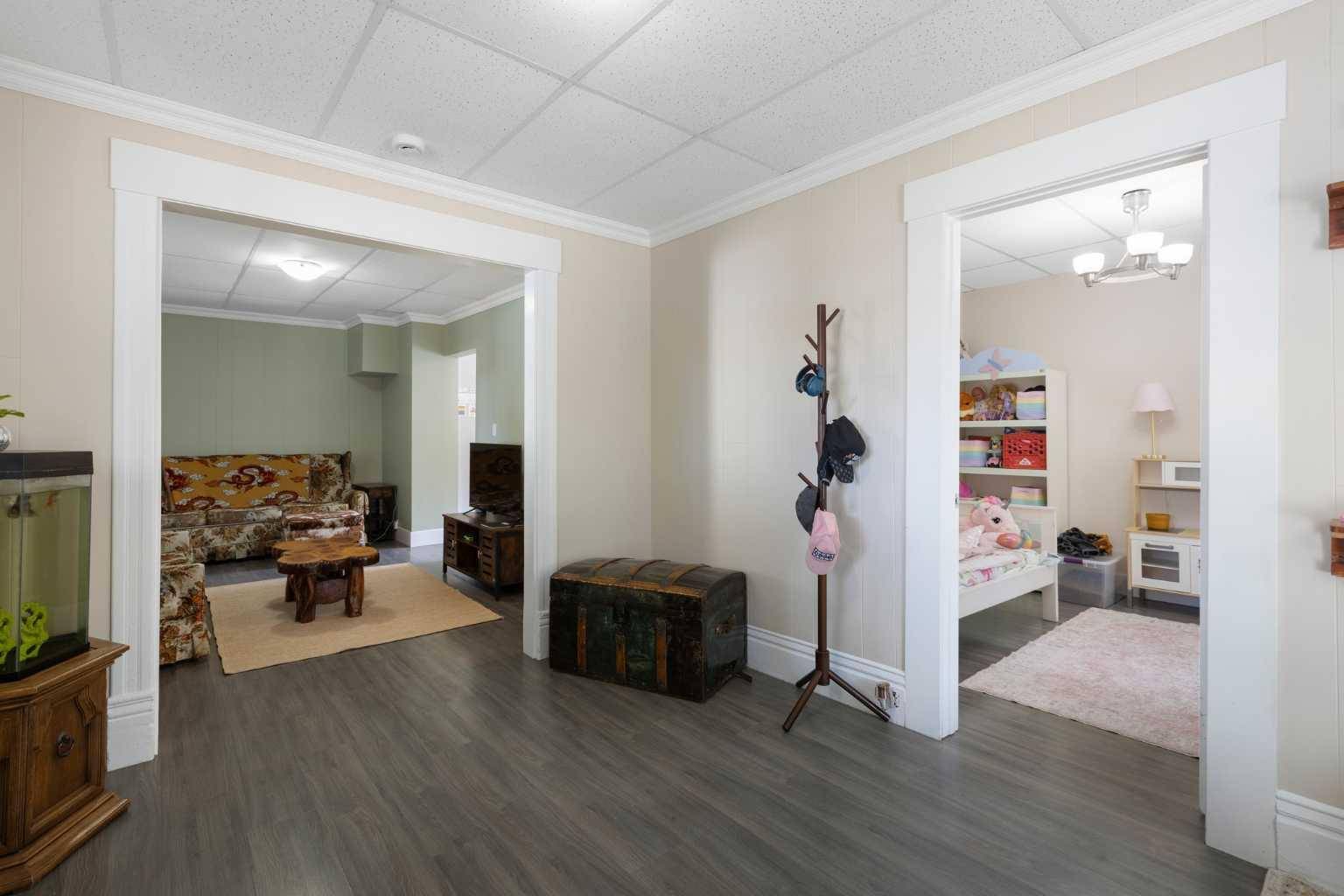 High River, AB T1V 1H4,240 4 AVE Southeast