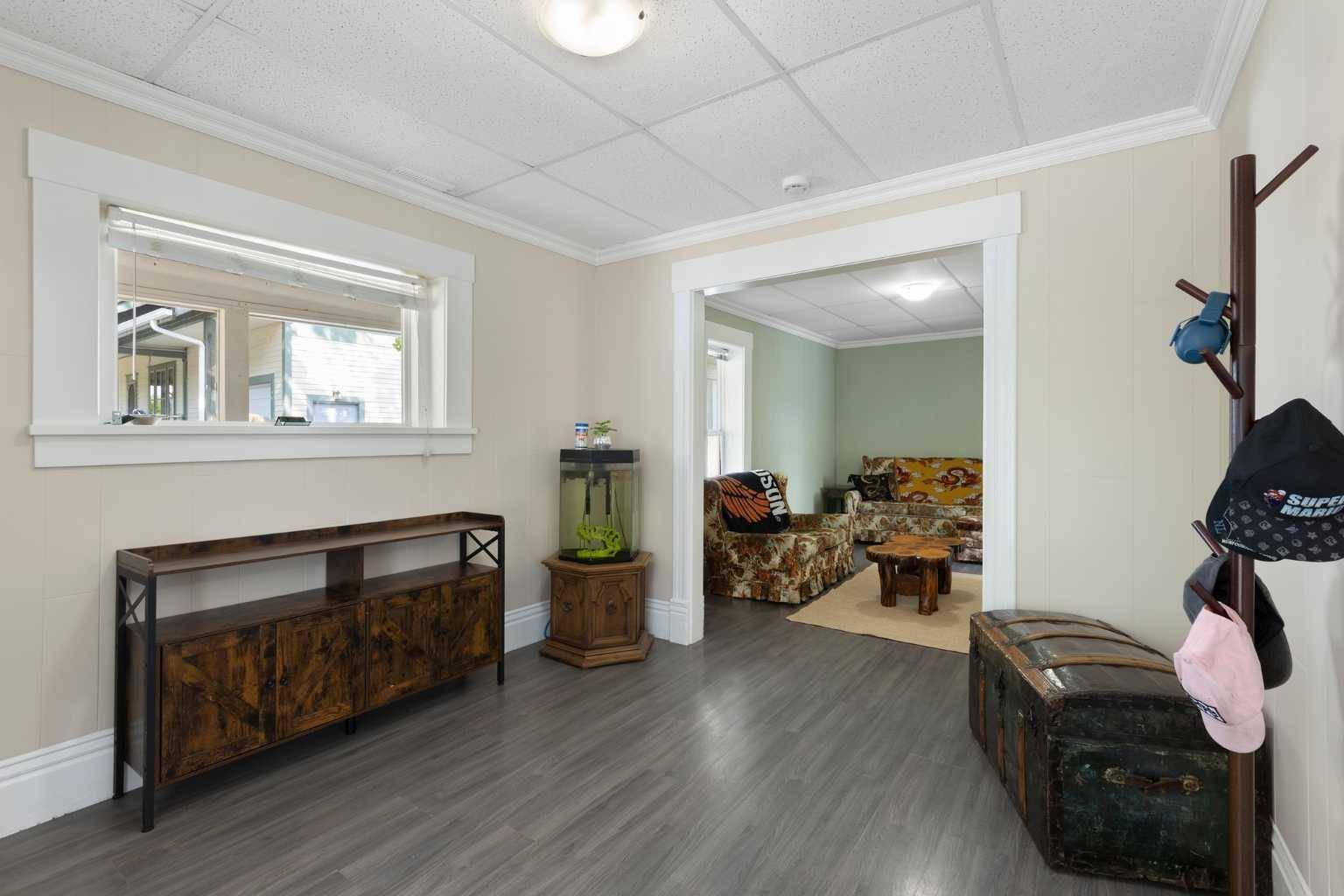High River, AB T1V 1H4,240 4 AVE Southeast