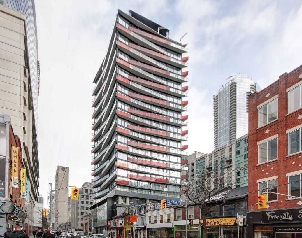 Toronto C01, ON M5V 0P5,215 Queen ST W #807