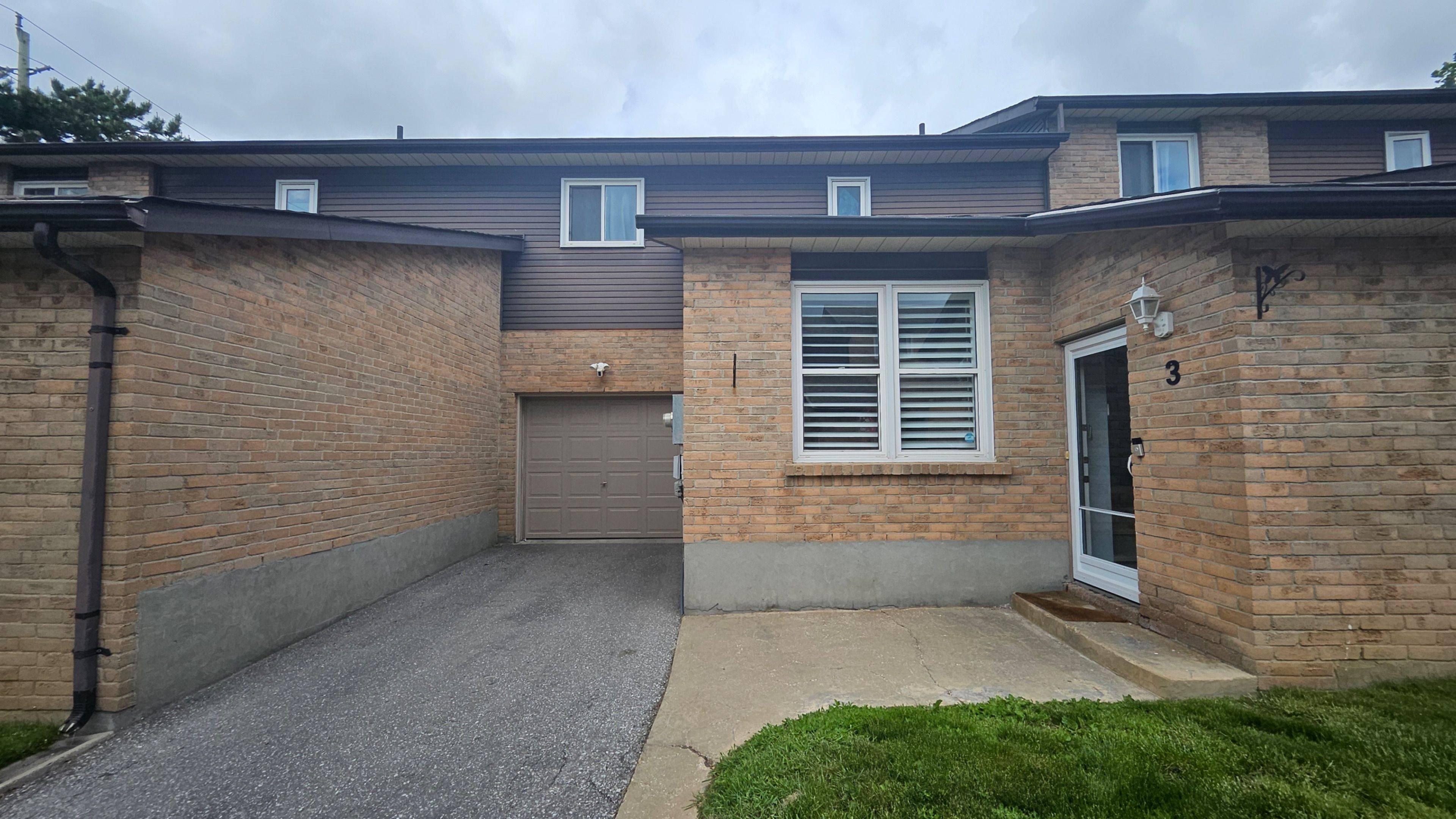 1605 Charles ST #3, Whitby, ON L1N 1C1