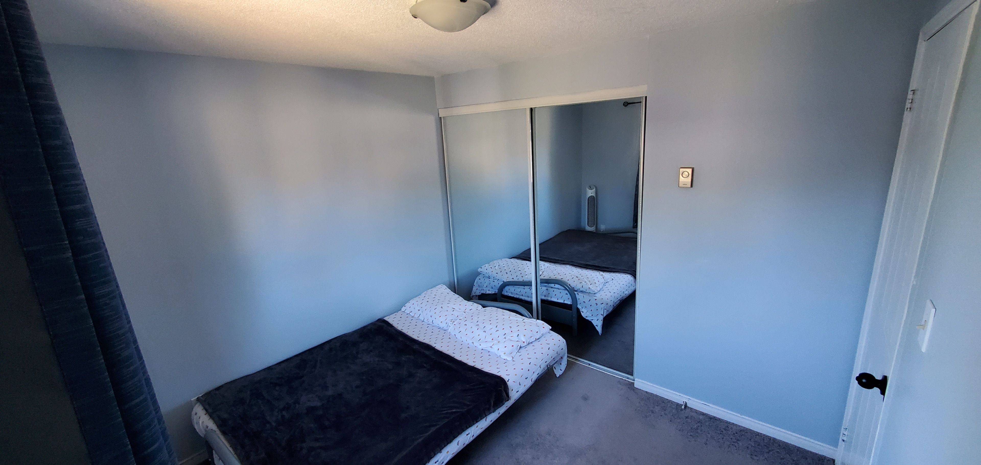 Whitby, ON L1N 1C1,1605 Charles ST #3