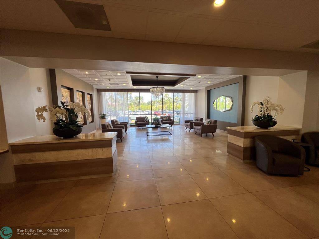 Aventura, FL 33180,3731 N COUNTRY CLUB DR  #529
