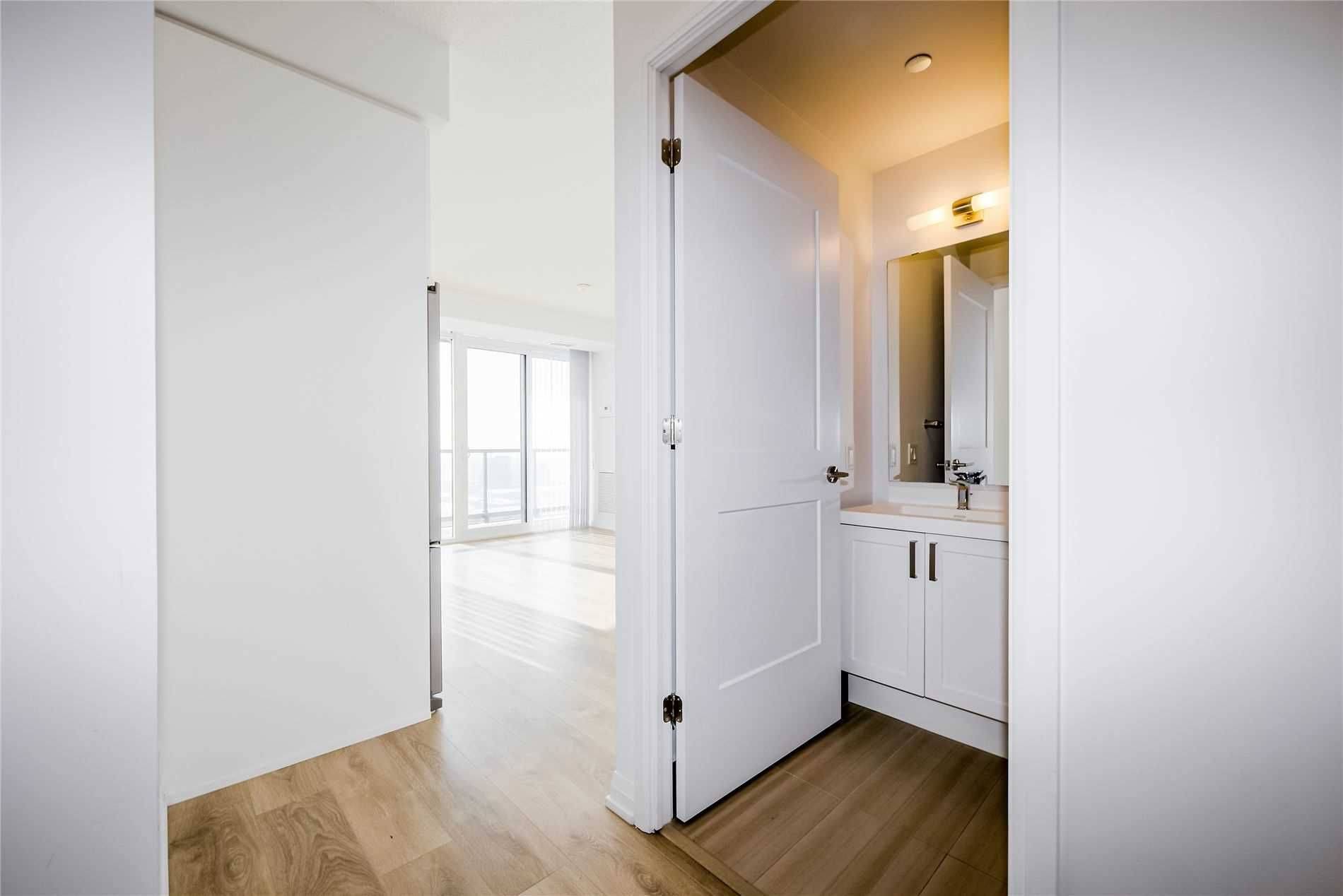 Vaughan, ON L4K 0K2,7895 Jane ST #2606