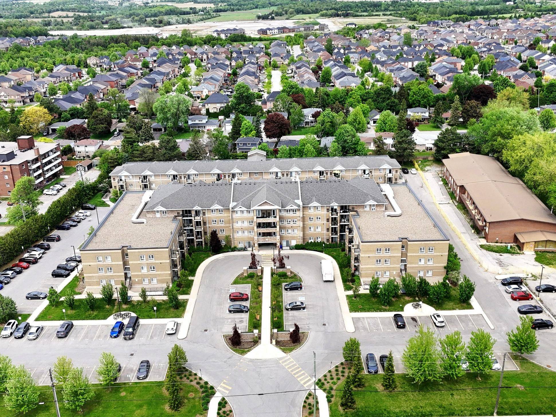 481 Rupert AVE #328, Whitchurch-stouffville, ON L4A 1T4