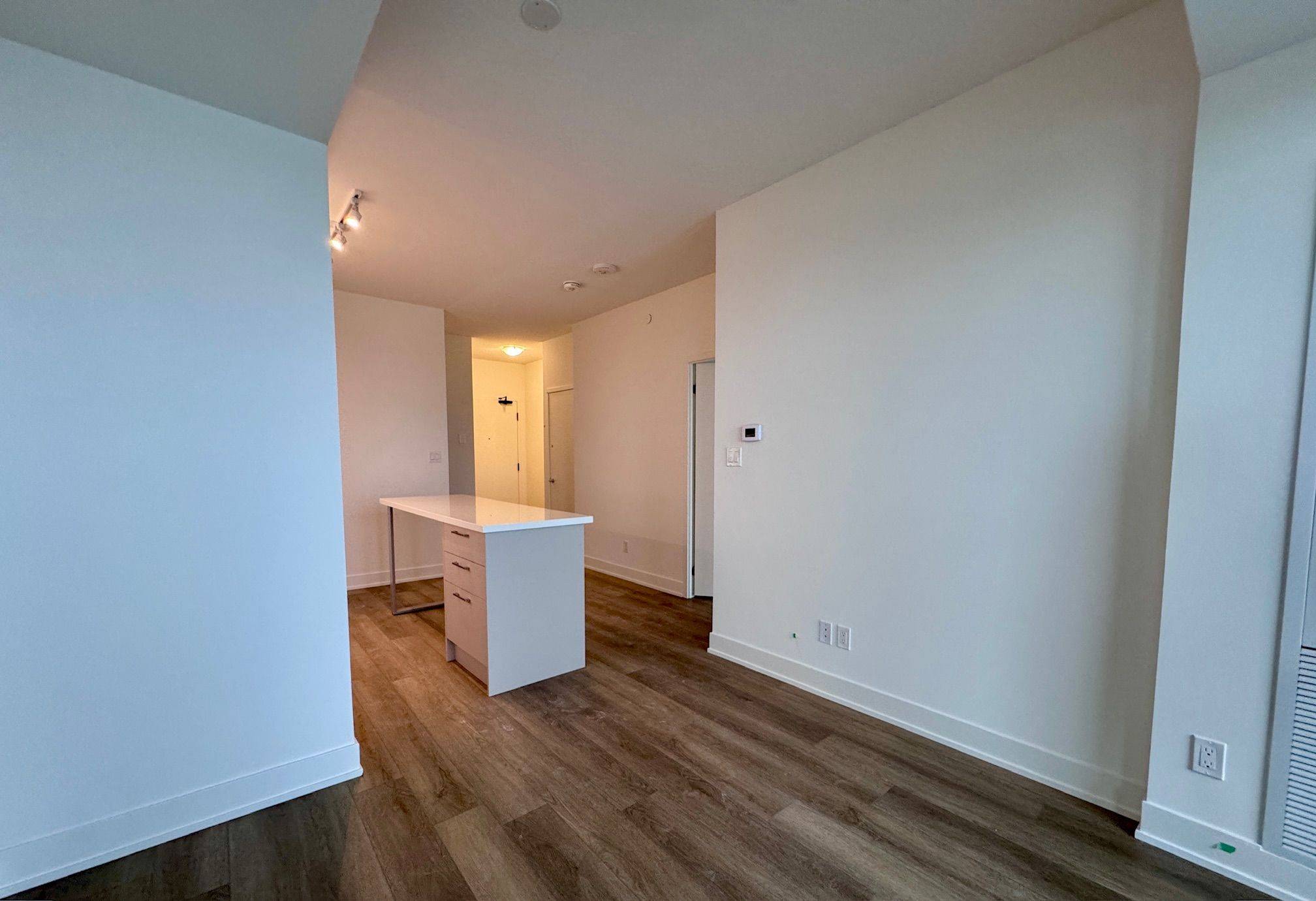 Markham, ON L6G 0H8,56 Andre De Grasse ST #2314