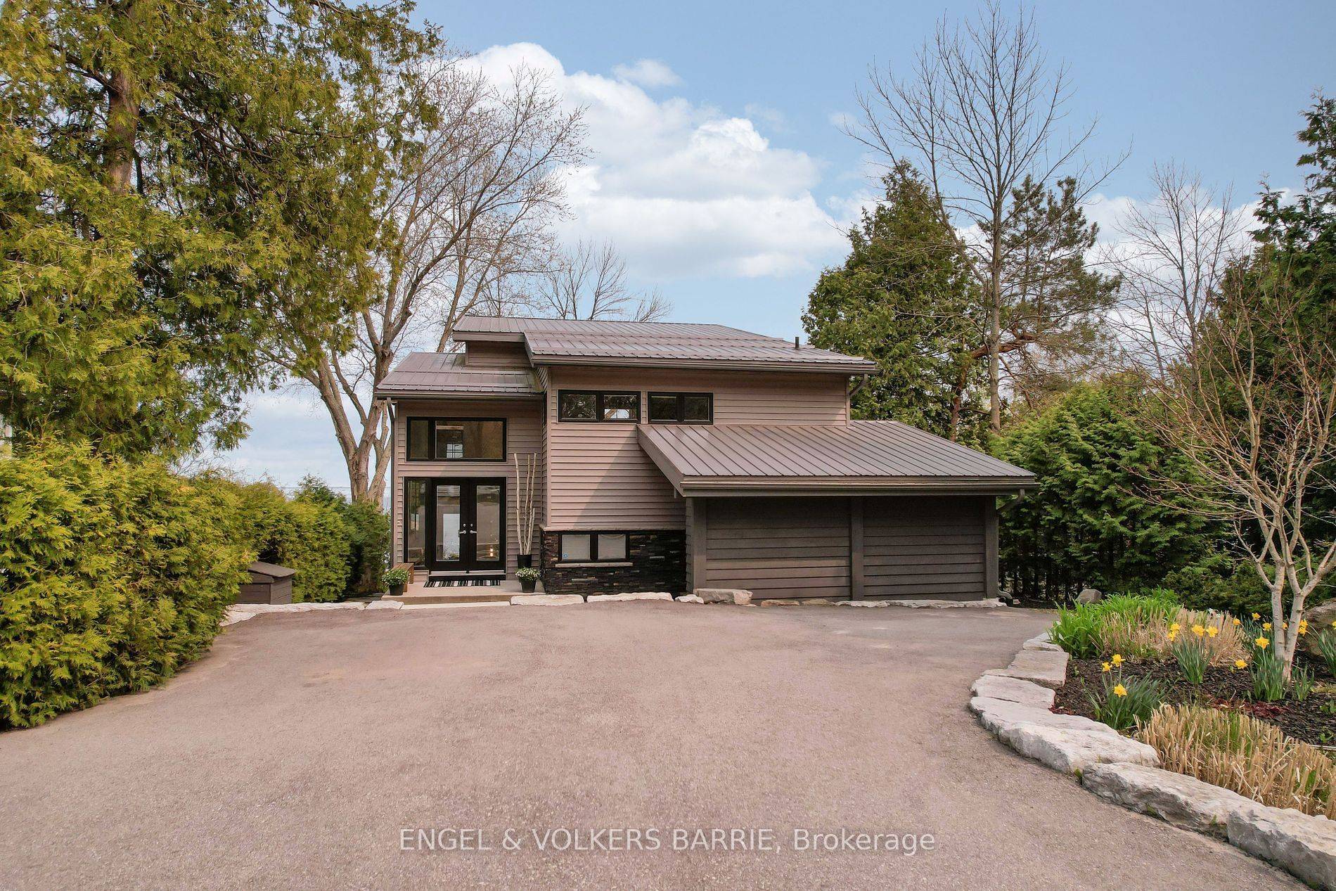 Oro-medonte, ON L0L 1T0,2369 Lakeshore RD E