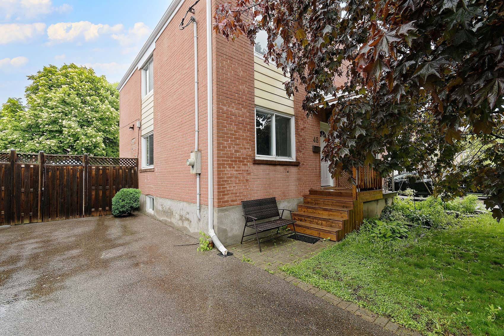 Toronto W02, ON M6S 2N5,48 Van Stassen BLVD