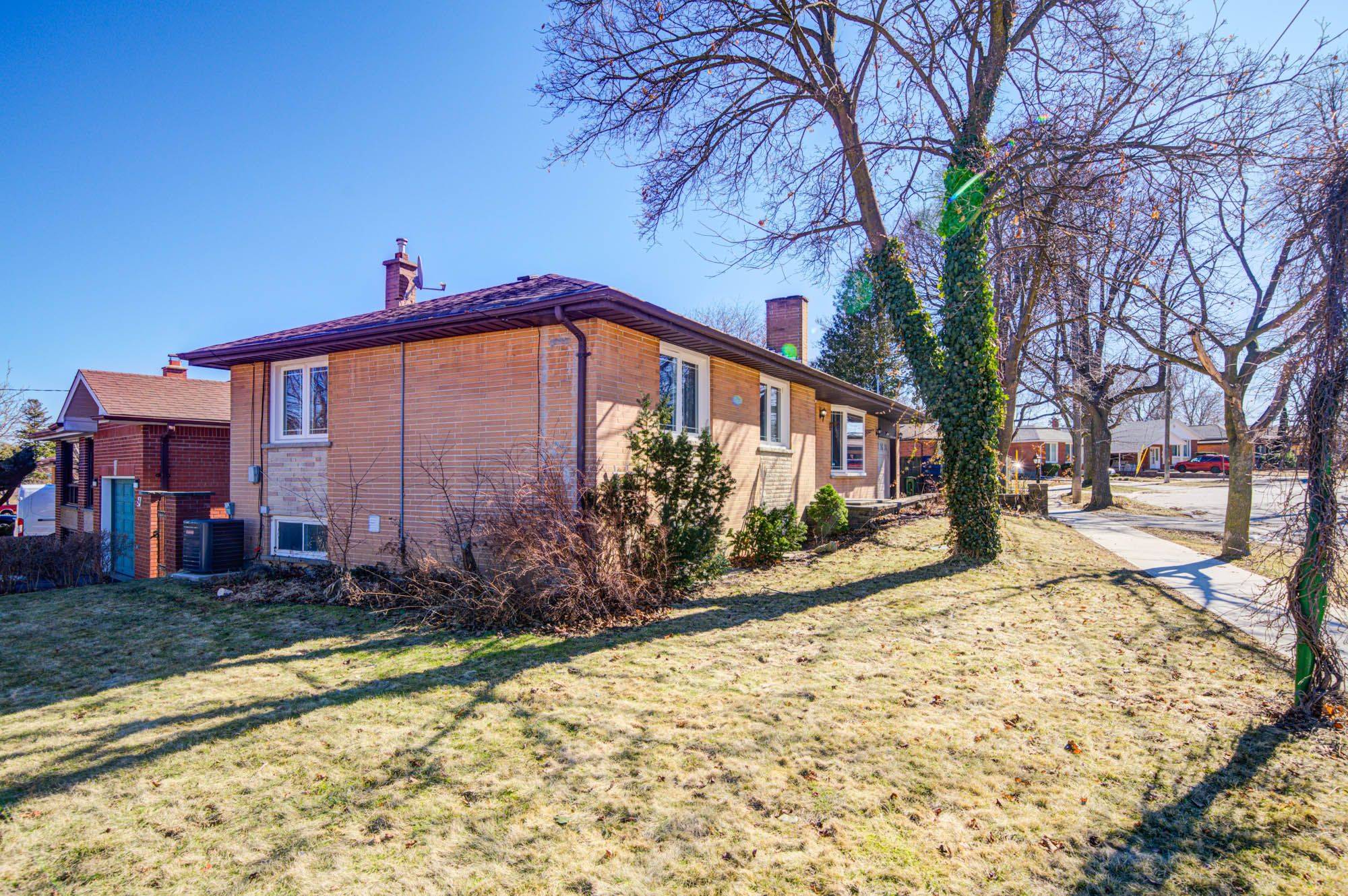 Toronto W10, ON M9W 2W4,1 Barwell CRES