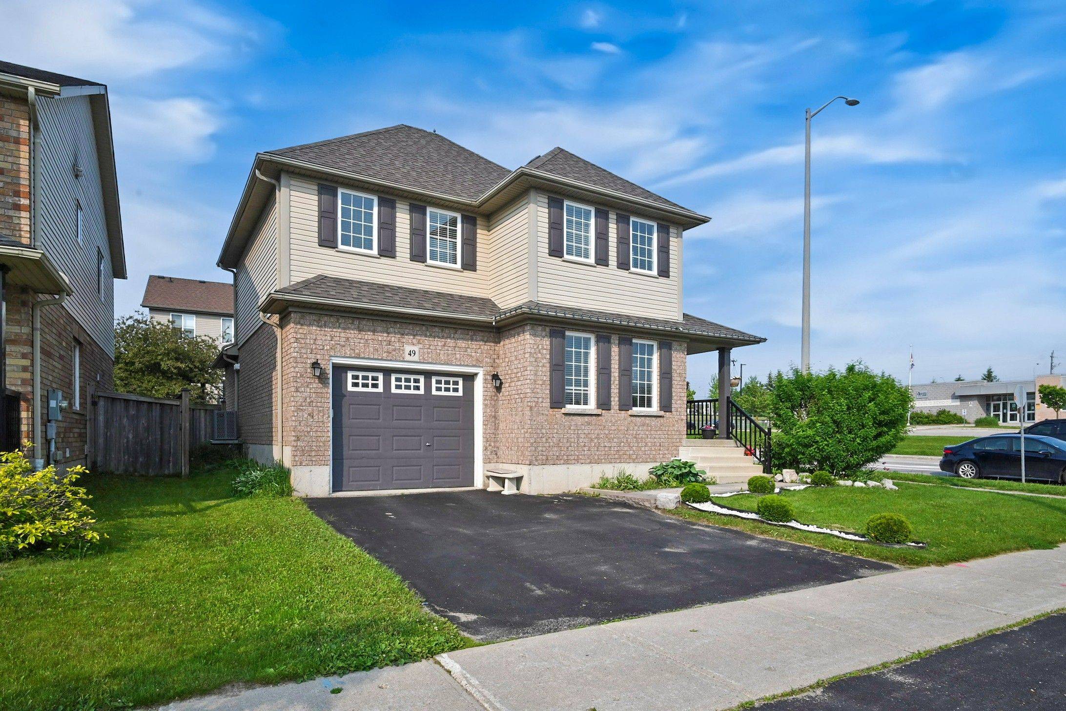 Orangeville, ON L9W 5J6,49 Oak Ridge DR