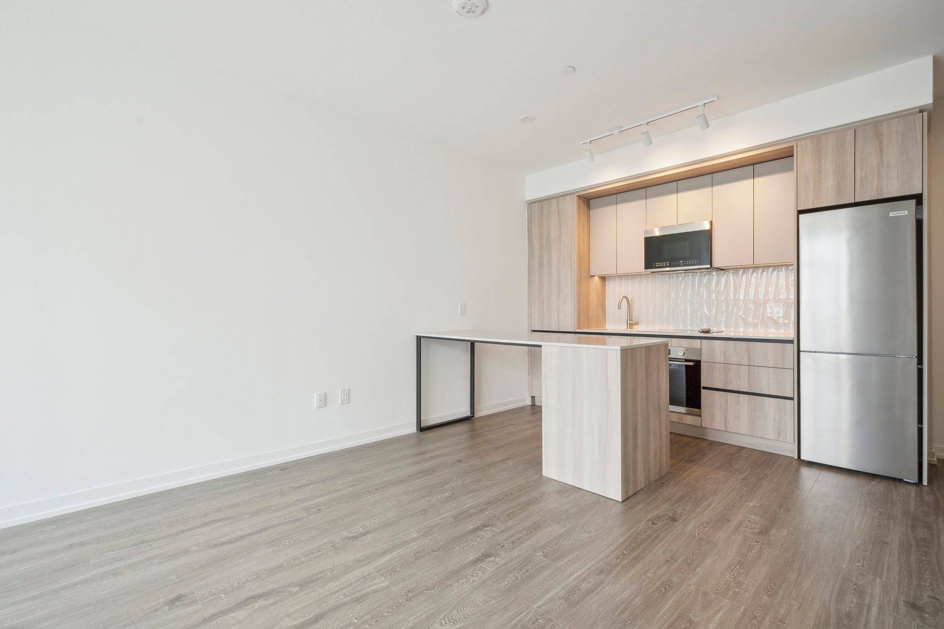 Mississauga, ON L5M 2T1,2485 Eglinton AVE W #721