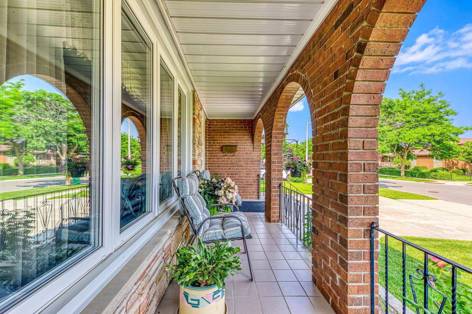 Mississauga, ON L5A 2C9,724 Eversley DR