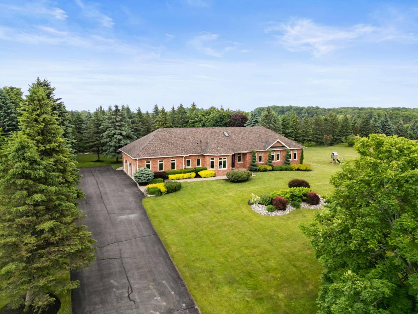 Caledon, ON L7E 0B3,7 Golfdale CT