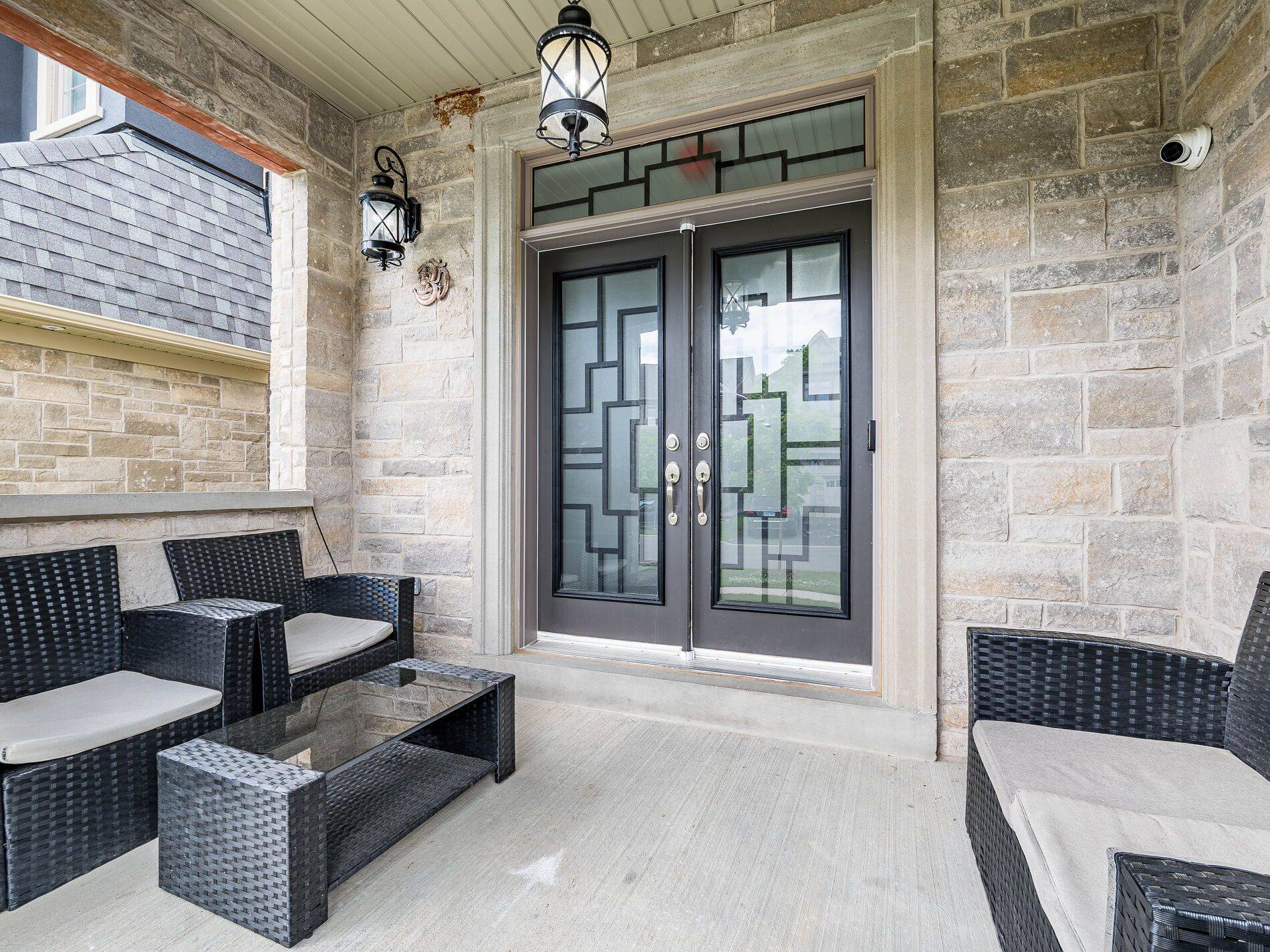 Brampton, ON L6Y 6H3,22 Rolling Rock WAY