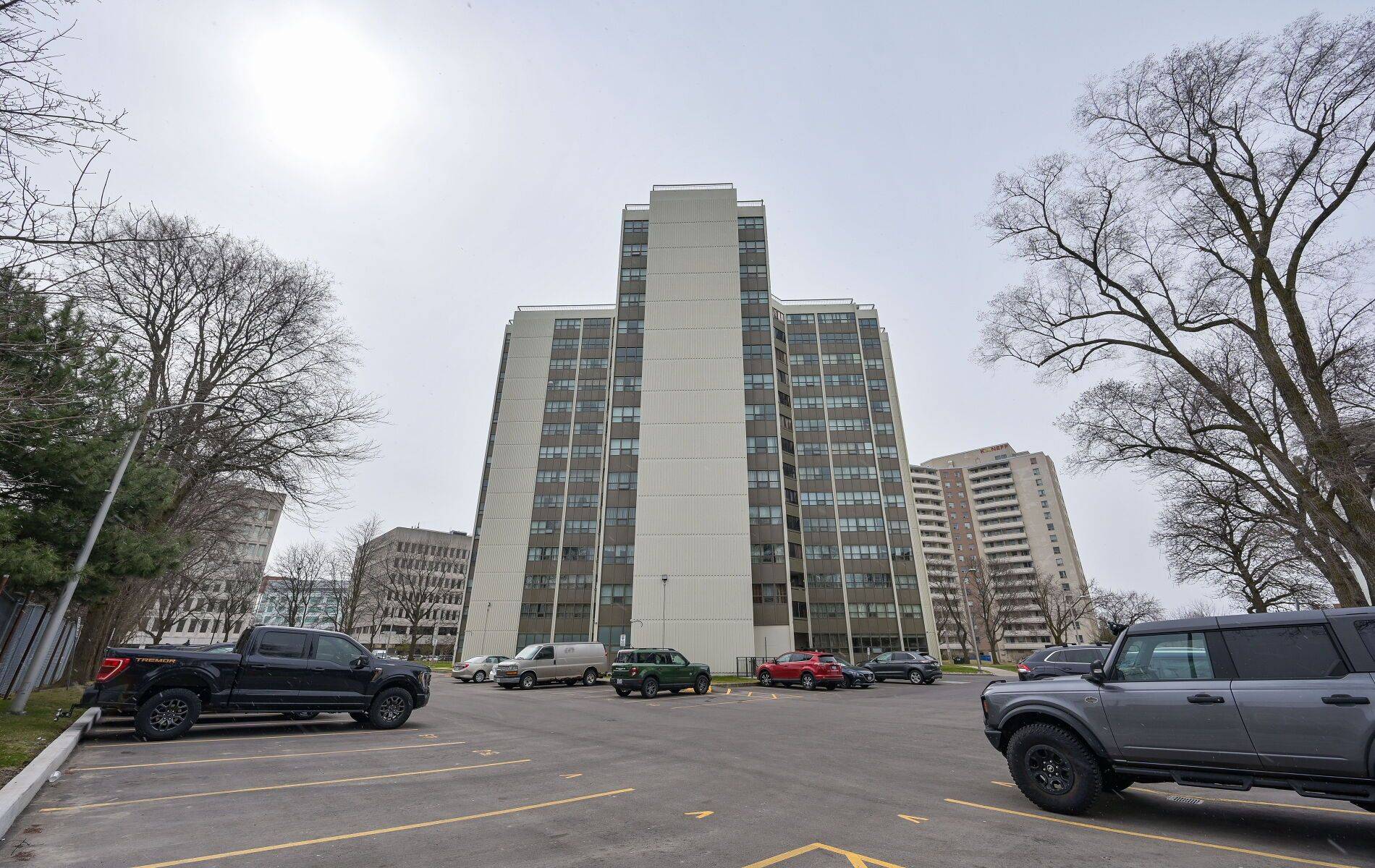 2323 Confederation Pkwy #1207, Mississauga, ON L5B 1R6