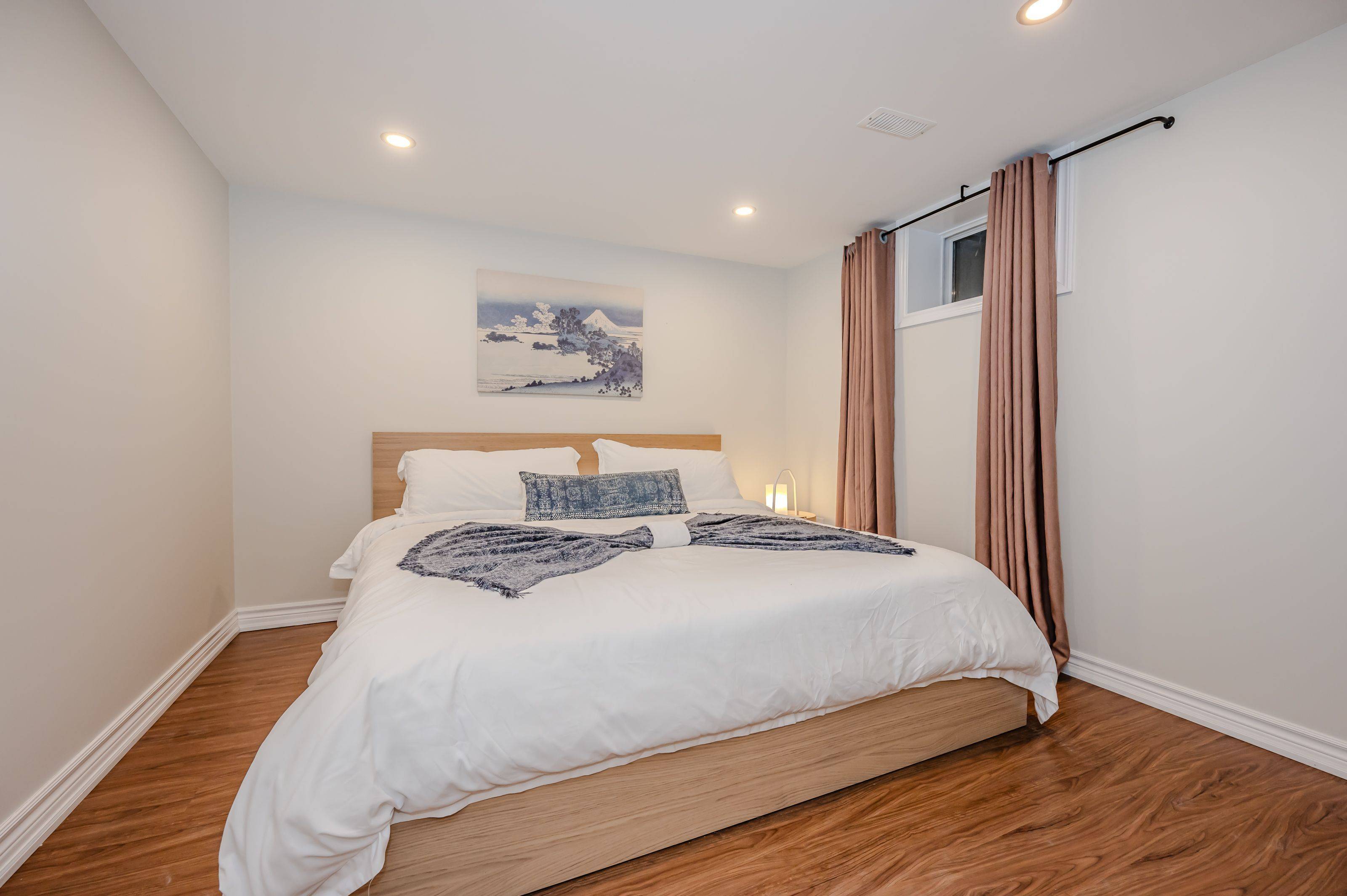 Toronto W09, ON M9R 3S3,12 Arkley CRES #2