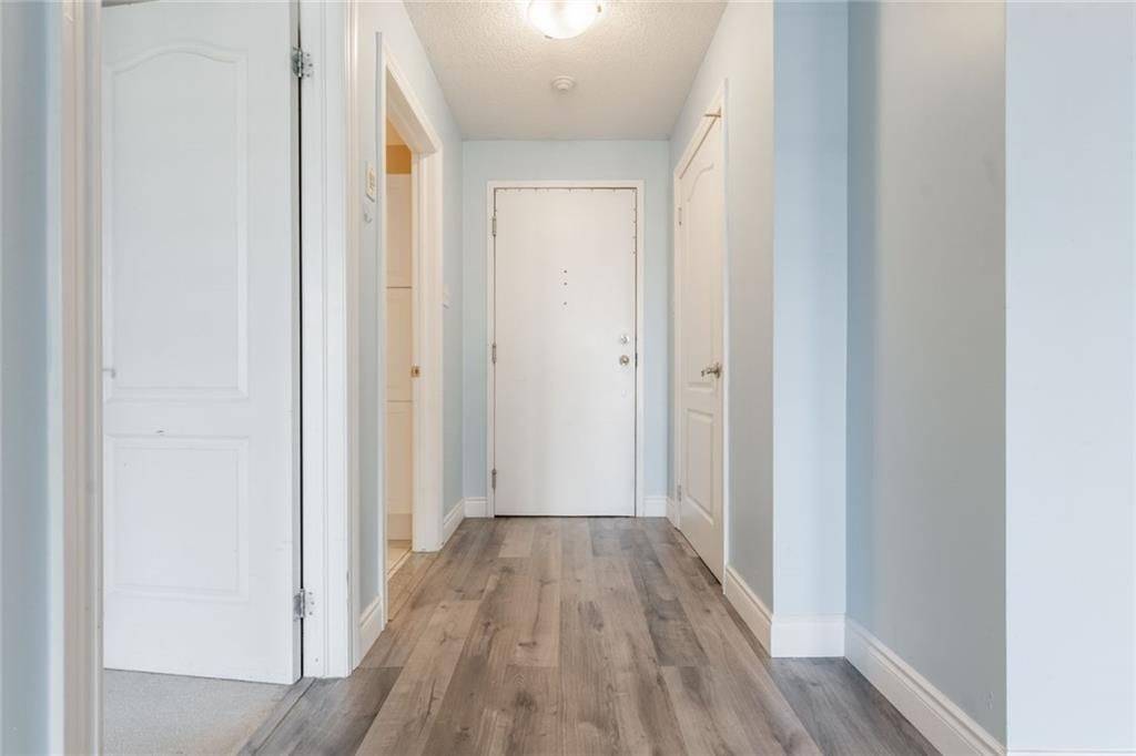 Hamilton, ON L8P 2Z6,135 James ST S #209