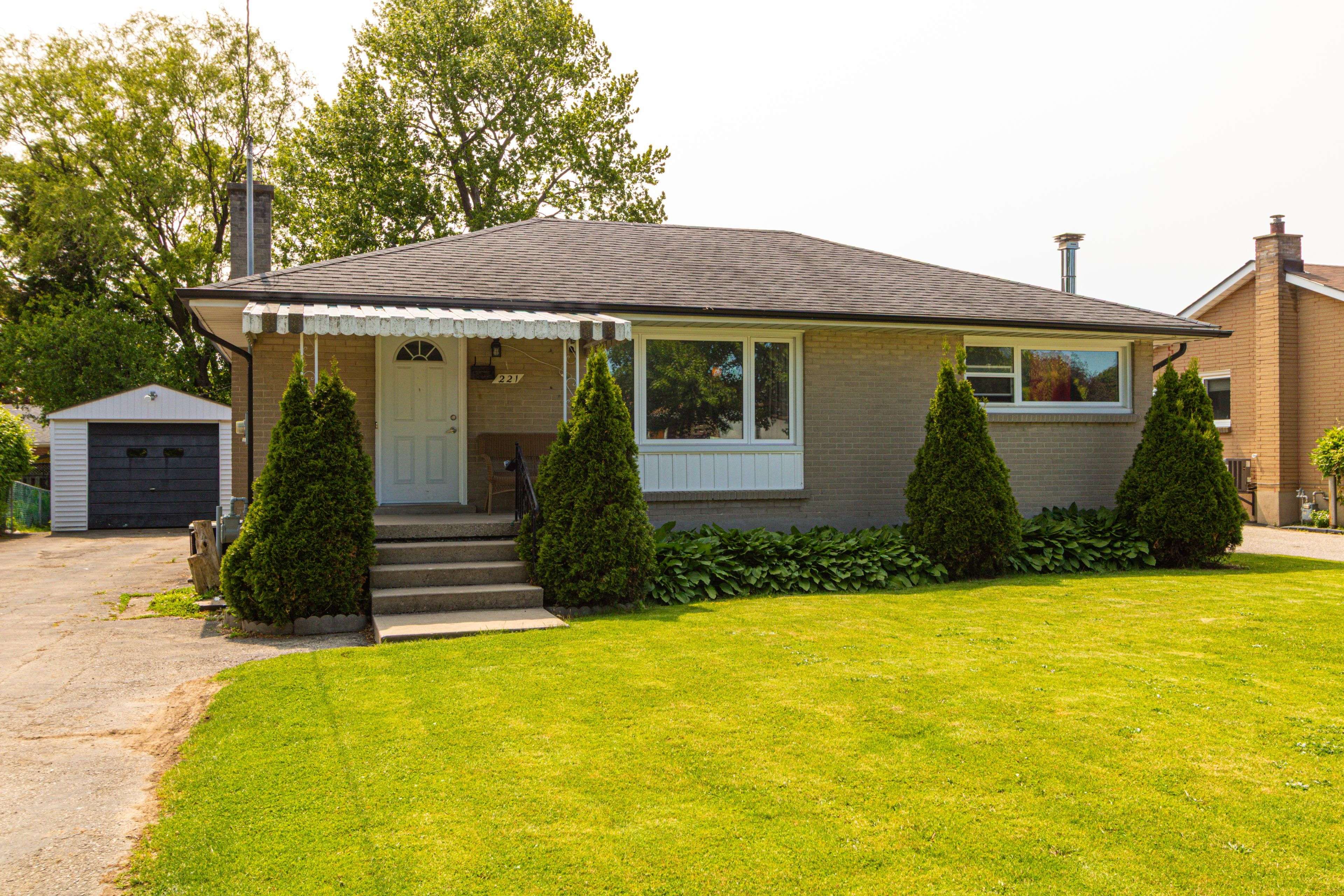 221 STARLIGHT AVE, London East, ON N5W 4X8