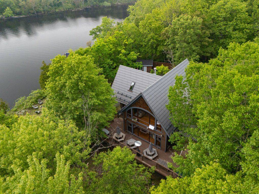 Stone Mills, ON K0K 3G0,488 Gull Creek LN