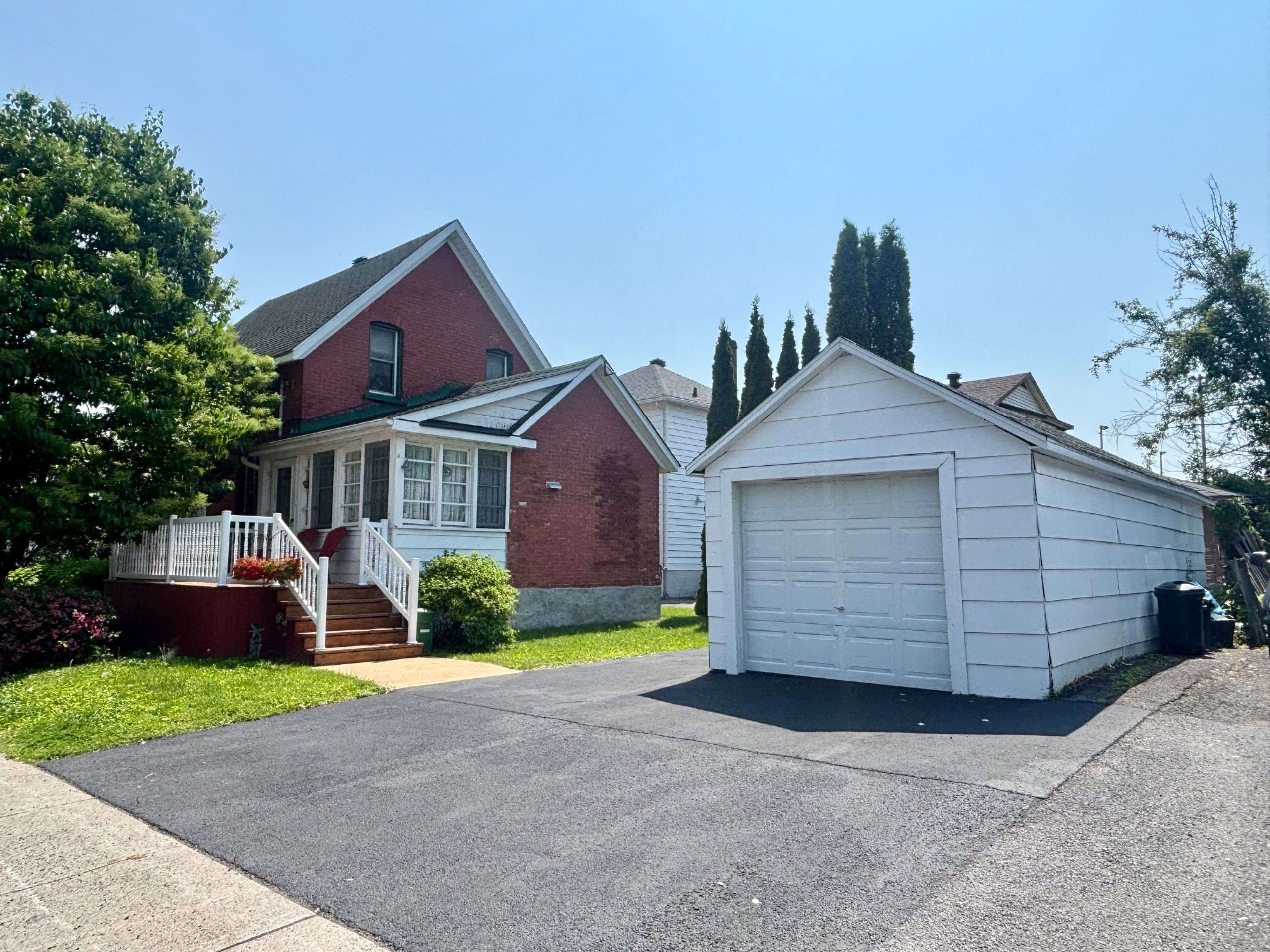 Cornwall, ON K6J 2Y1,101 Seventh ST W