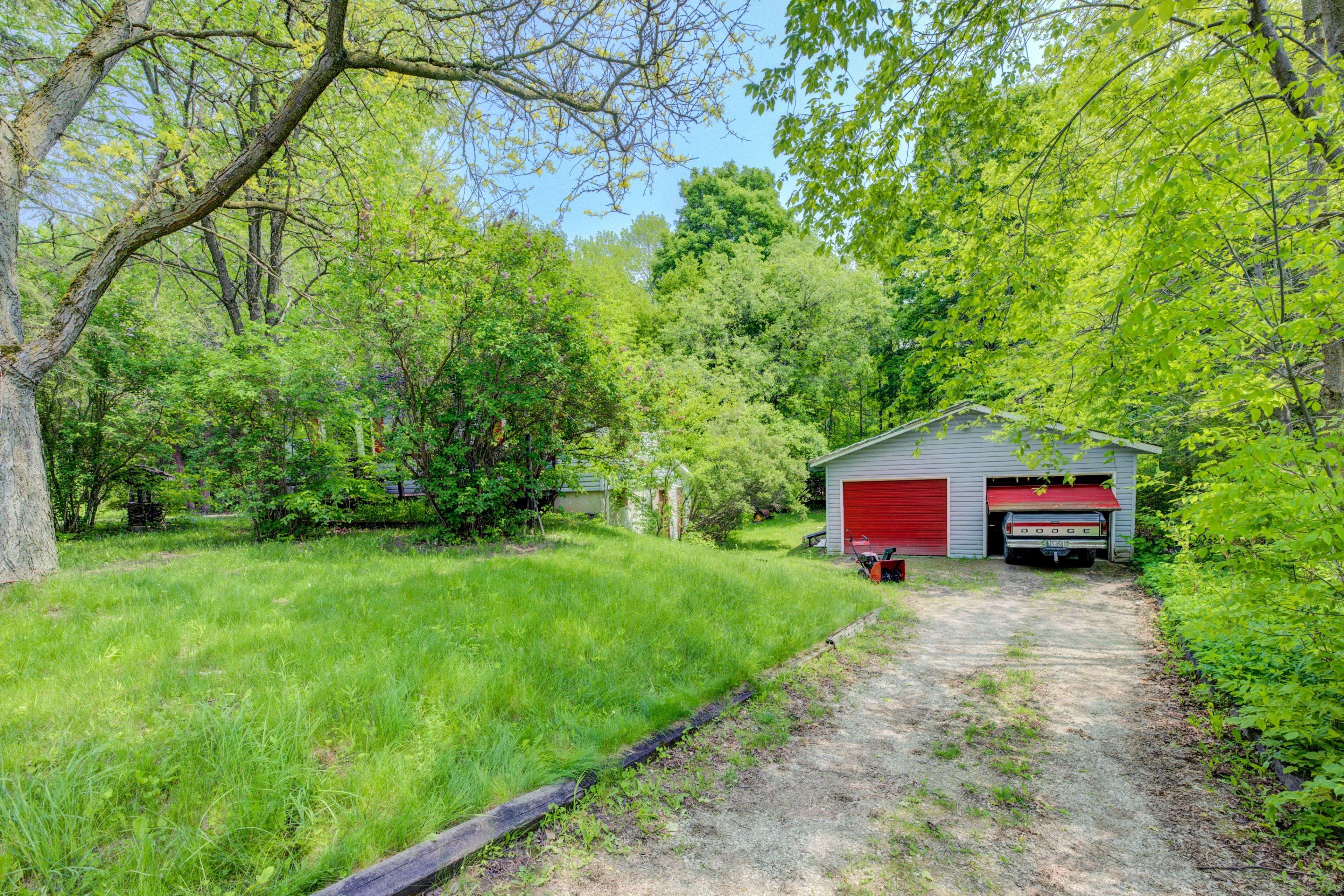 Minto, ON N0G 1Z0,9609 O'dwyers RD