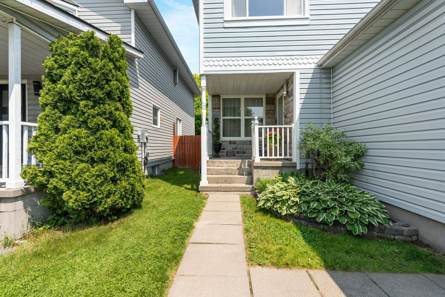 Kingston, ON K7M 8L2,878 Walker CT