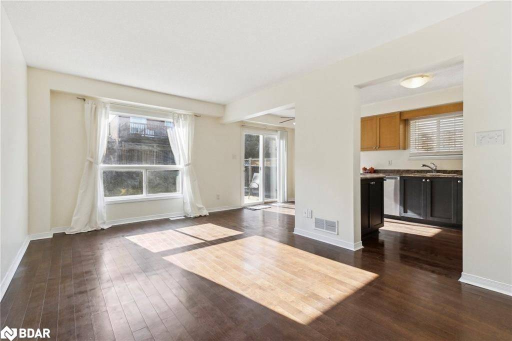 Kitchener, ON N2E 4J9,19 Isabella ST