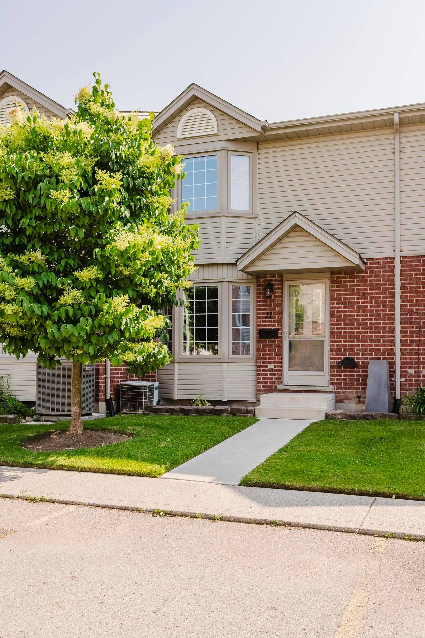 151 Martinet AVE #11, London East, ON N5V 4T4