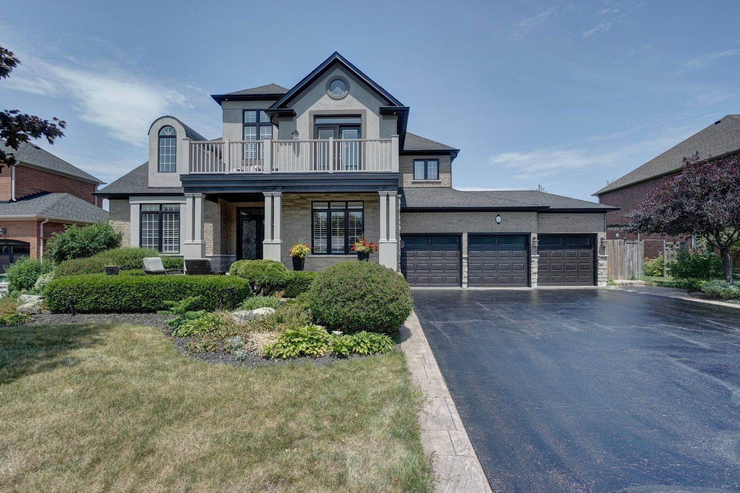 8 Watercliff PL, Hamilton, ON L8E 6E5