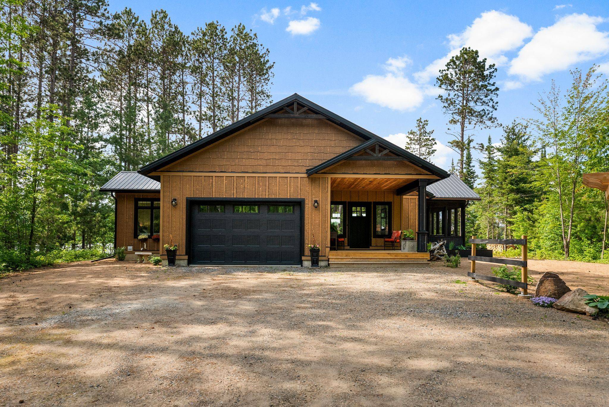 253 Grunwald RD, Madawaska Valley, ON K0J 1B0