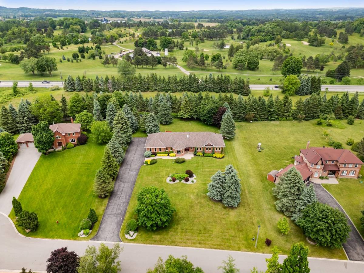 Caledon, ON L7E 0B3,7 Golfdale CT