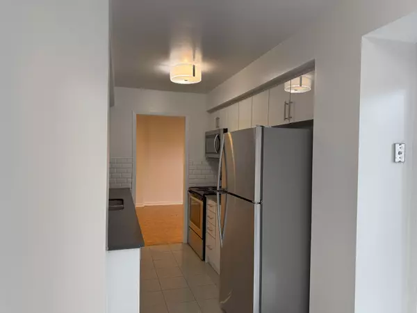 Toronto C12, ON M2L 2T9,390 Woodsworth RD #24