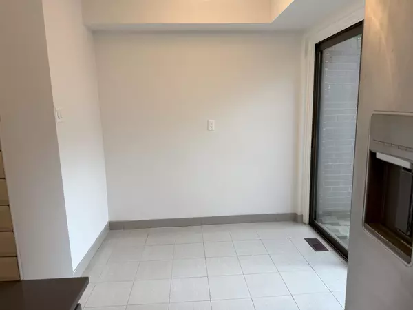 Toronto C12, ON M2L 2T9,390 Woodsworth RD #24