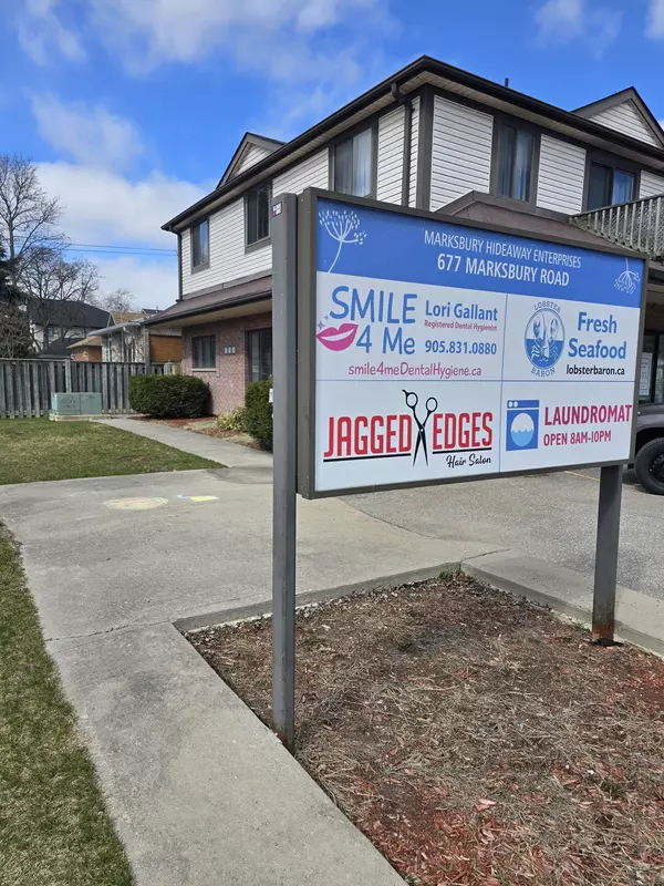 Pickering, ON L1W 2T3,677 Marksbury RD #4