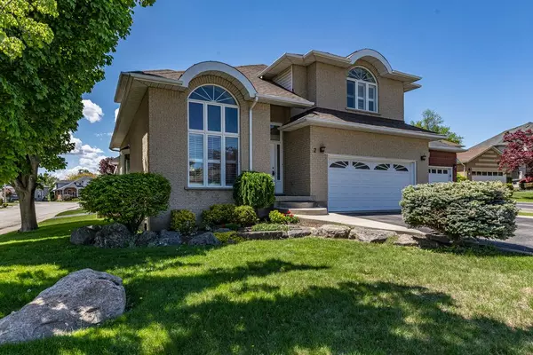 Hamilton, ON L9B 2K9,2 Katie CT