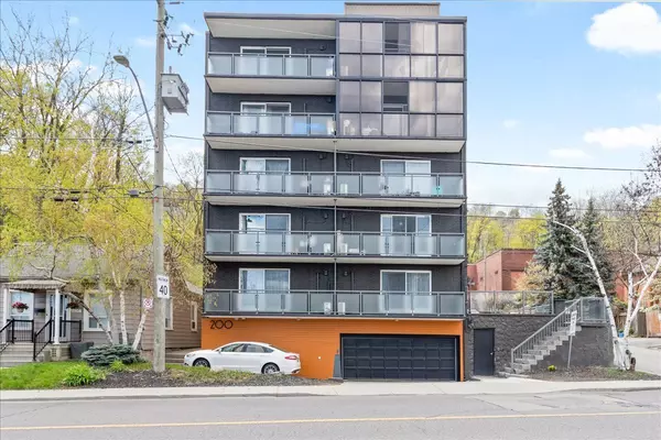 200 Charlton AVE E #PENTHOUSE, Hamilton, ON L8N 1Z1