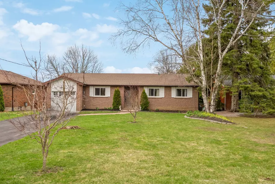 44 Garrett DR, Georgina, ON L0E 1R0
