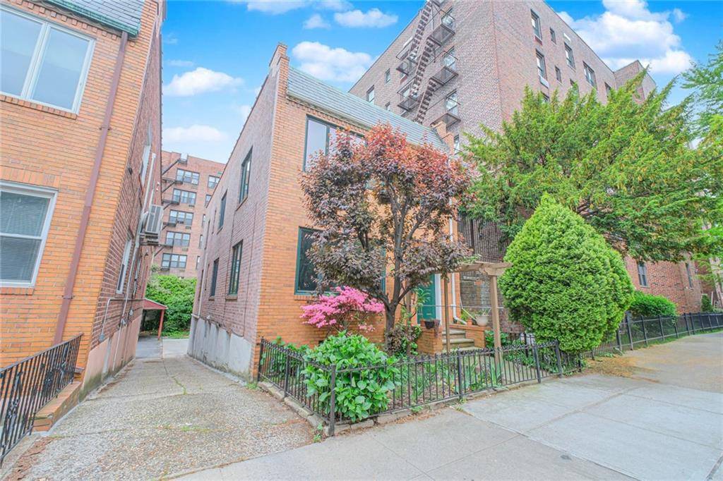 124 95th ST, Brooklyn, NY 11209