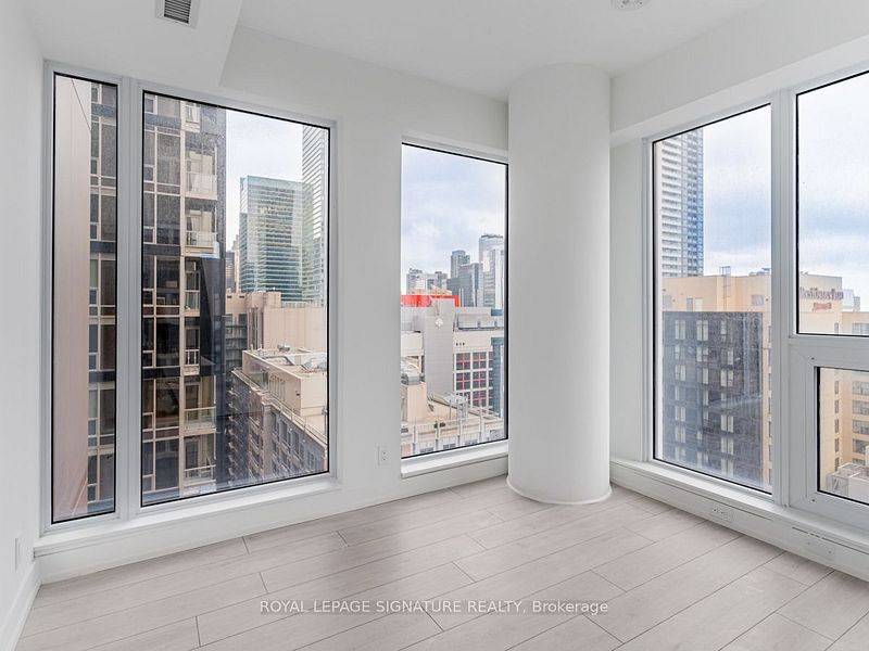 Toronto C01, ON M5V 3W2,55 Mercer ST #2211
