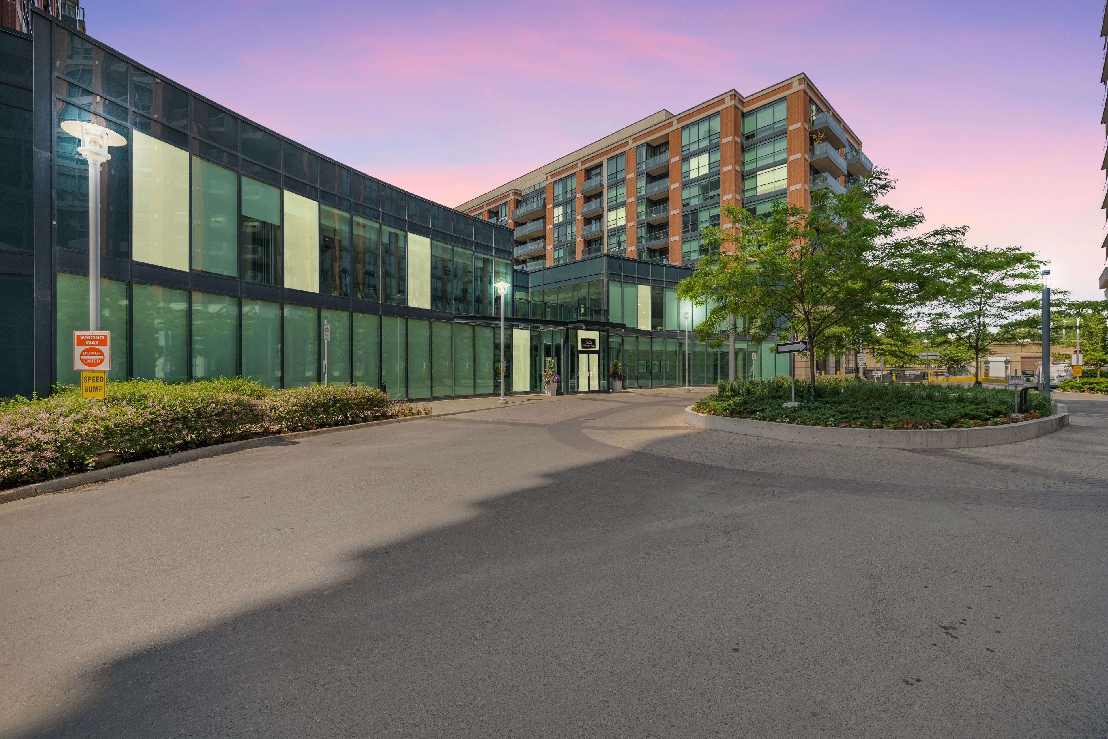 525 Wilson AVE #332, Toronto C06, ON M3H 0A7