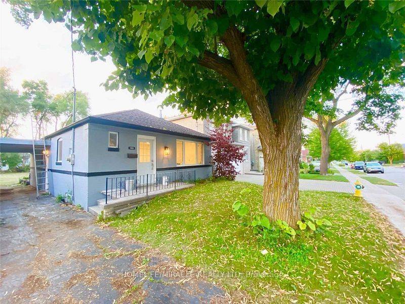 Toronto C14, ON M2N 4P6,208 Olive AVE #Main floor