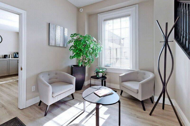 Oshawa, ON L1H 4R1,71 Albert ST #4