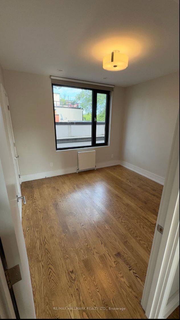 Toronto E01, ON M4M 2H8,75 Saulter ST