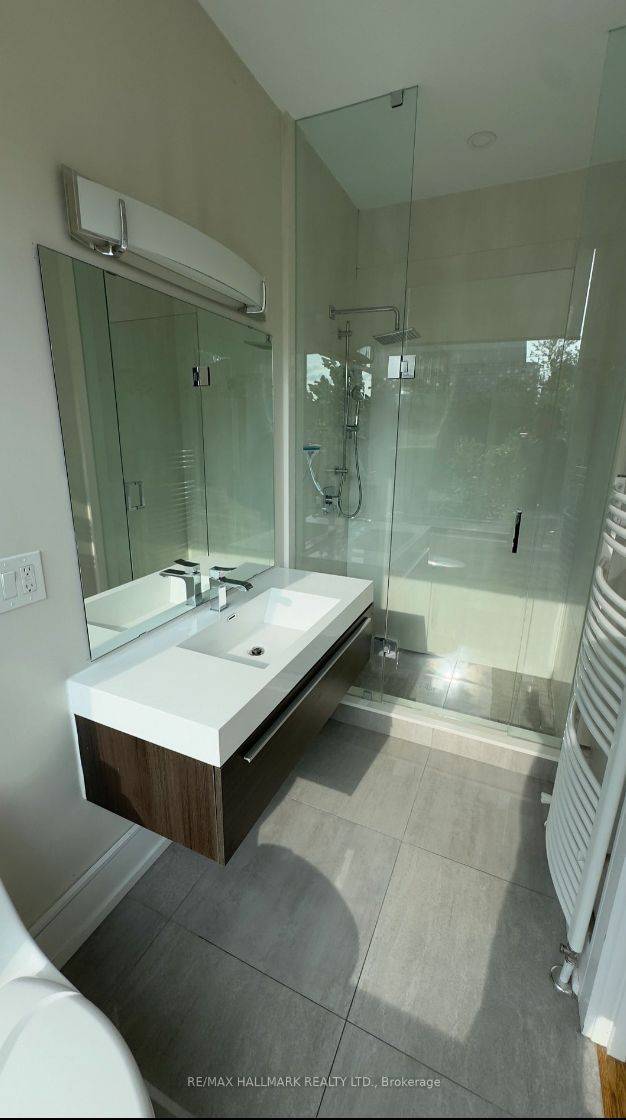 Toronto E01, ON M4M 2H8,75 Saulter ST