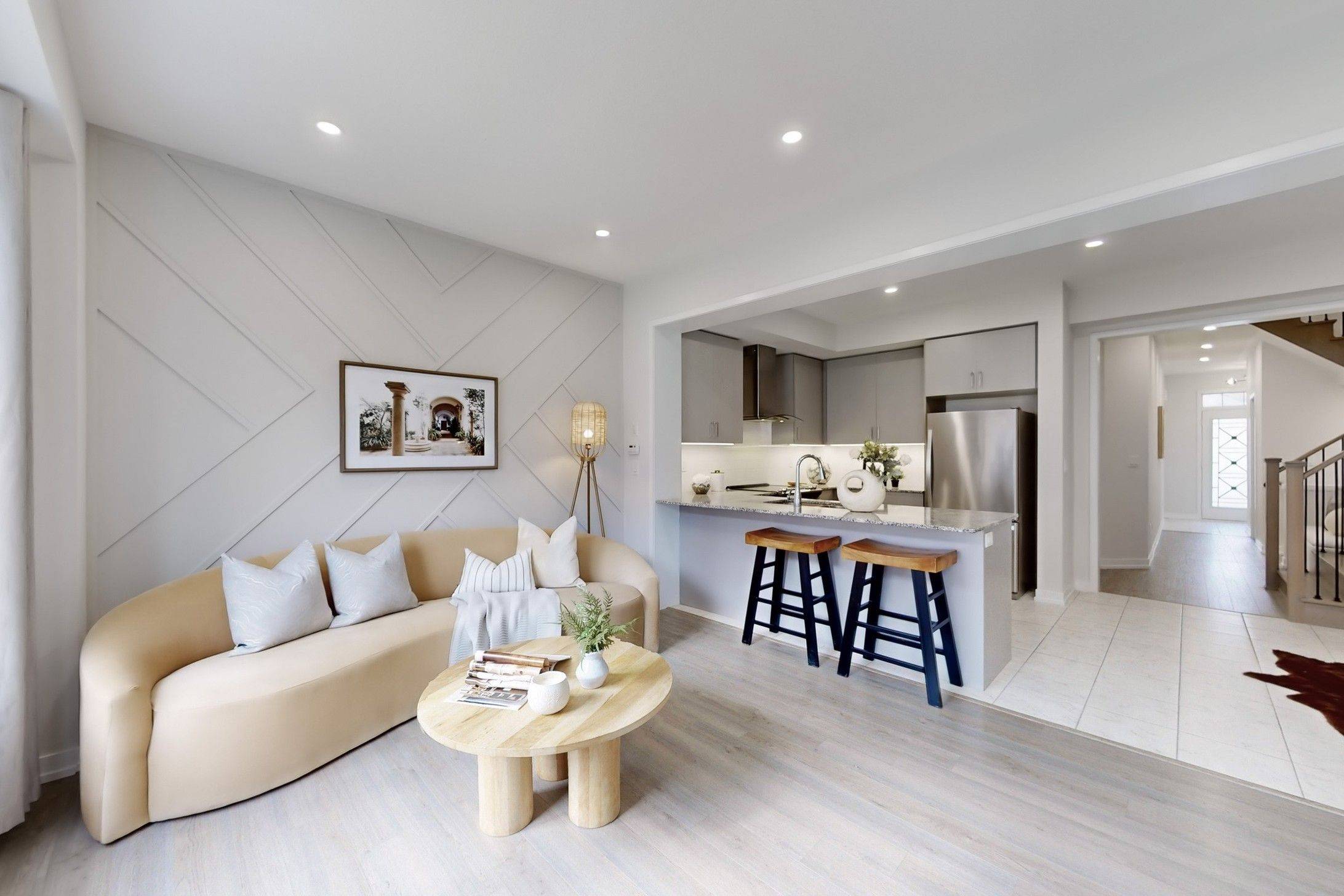 Newmarket, ON L3Y 0E1,54 Dundonald TRL