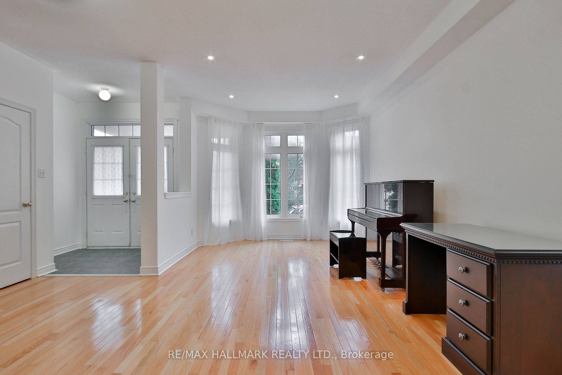 Markham, ON L6C 2K5,15 Briarglen RD